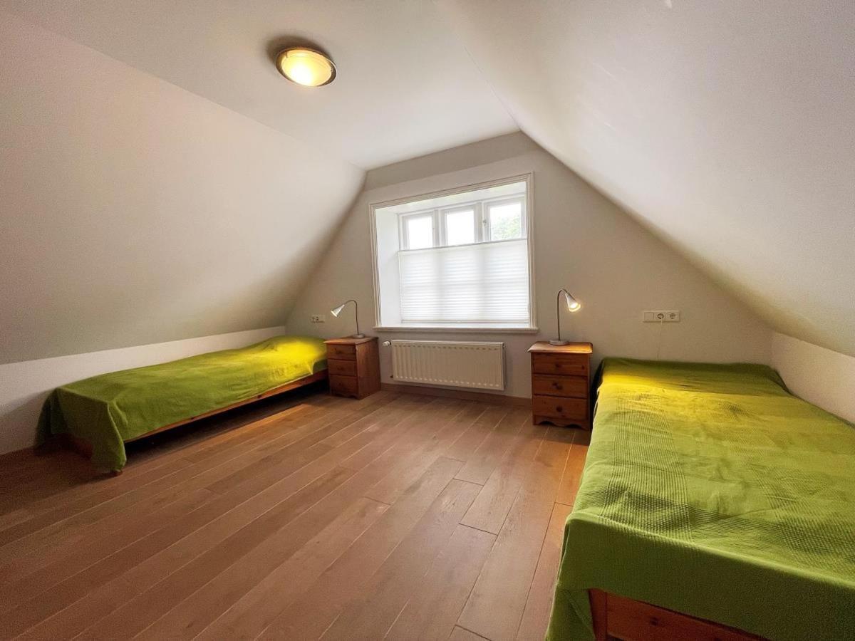 Das Puppenhaus, Reetdach, Sauna, Kamin, Eingezaeunt, Badewanne, Haustiere Willkommen Emmelsbull-Horsbull Exterior photo
